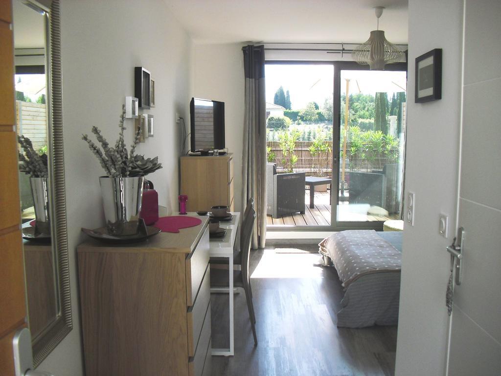 Studio A Deux Pas D'Aix Aix-en-Provence Kamer foto