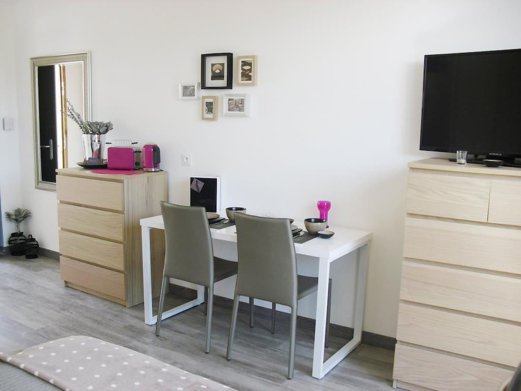 Studio A Deux Pas D'Aix Aix-en-Provence Kamer foto